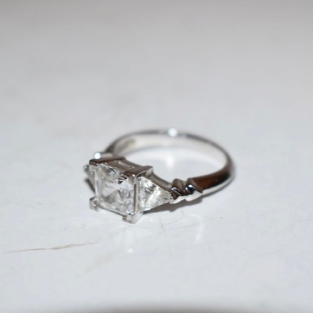 Vintage Sterling Silver rhinestone Ring Size 6 - Picture 3 of 8